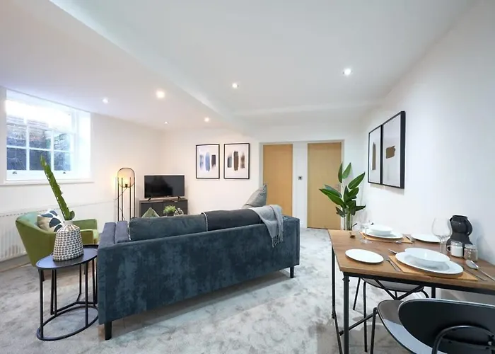 Lovely 2 Bedroom Apartment In Preston